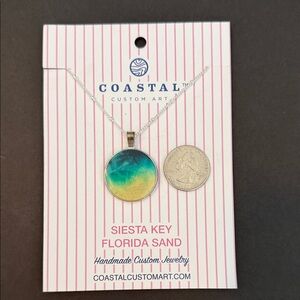 NWT pendant necklace